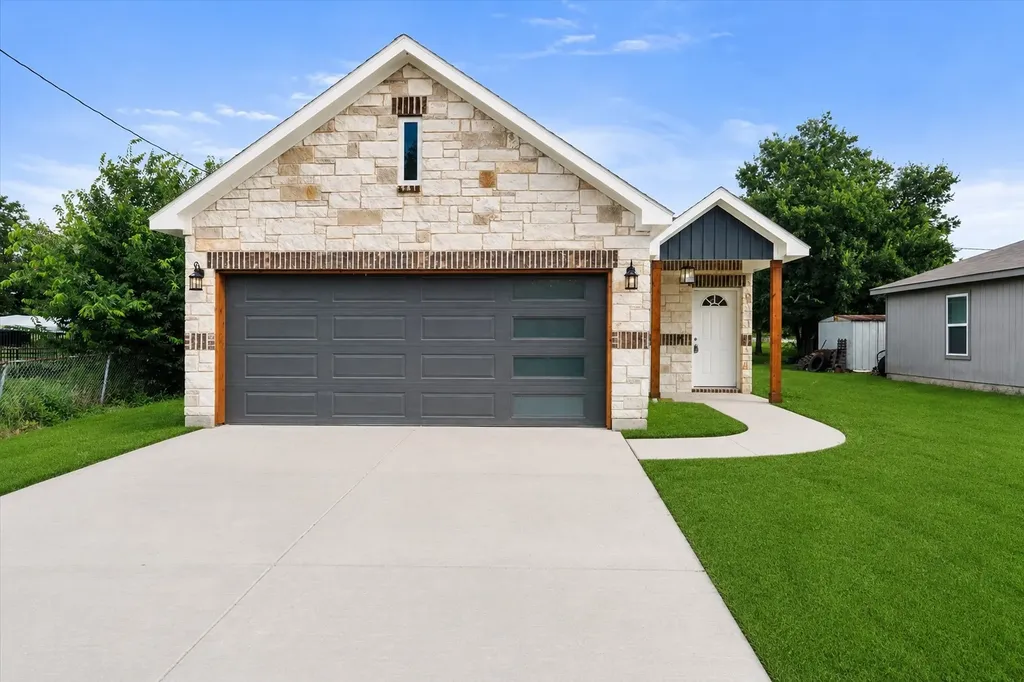 1206 E 11th Corsicana TX 75110
