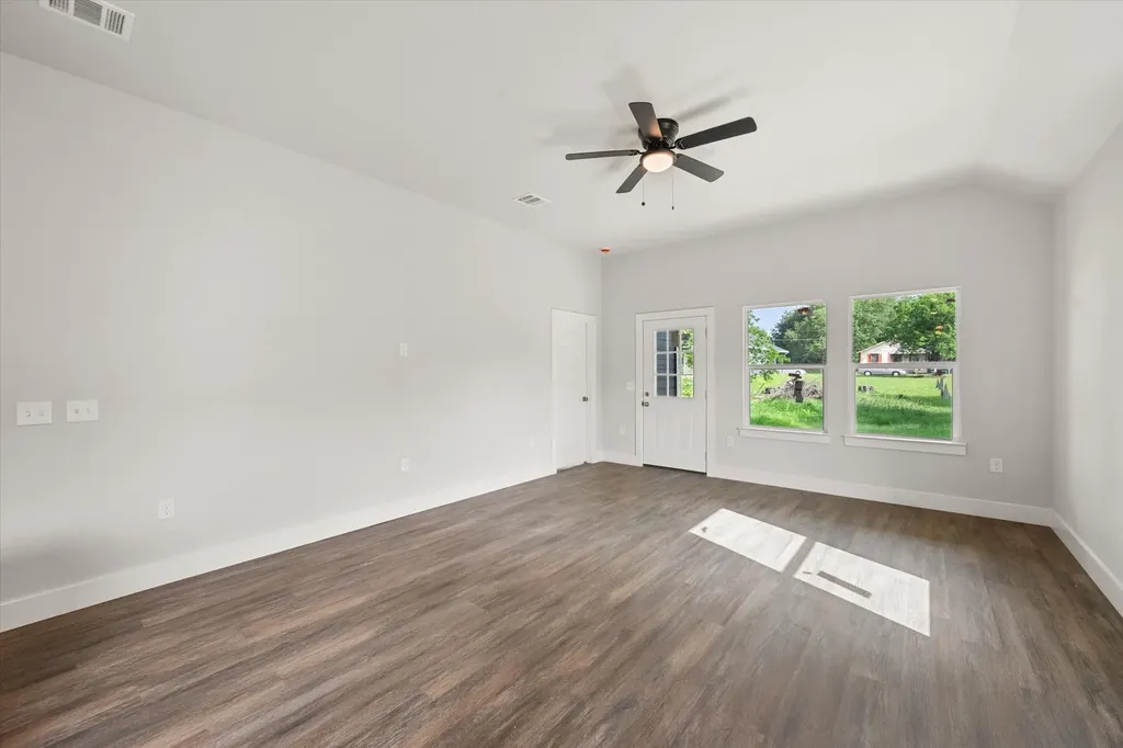 1206 E 11th Corsicana TX 75110