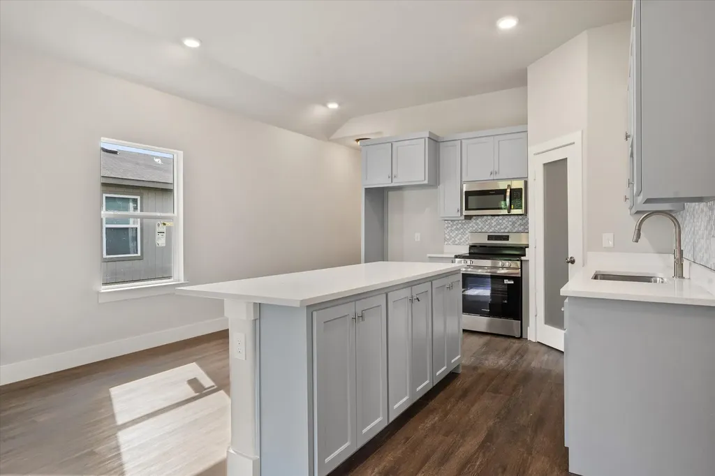 1206 E 11th Corsicana TX 75110