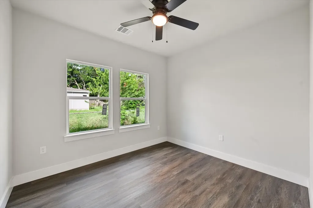 1206 E 11th Corsicana TX 75110