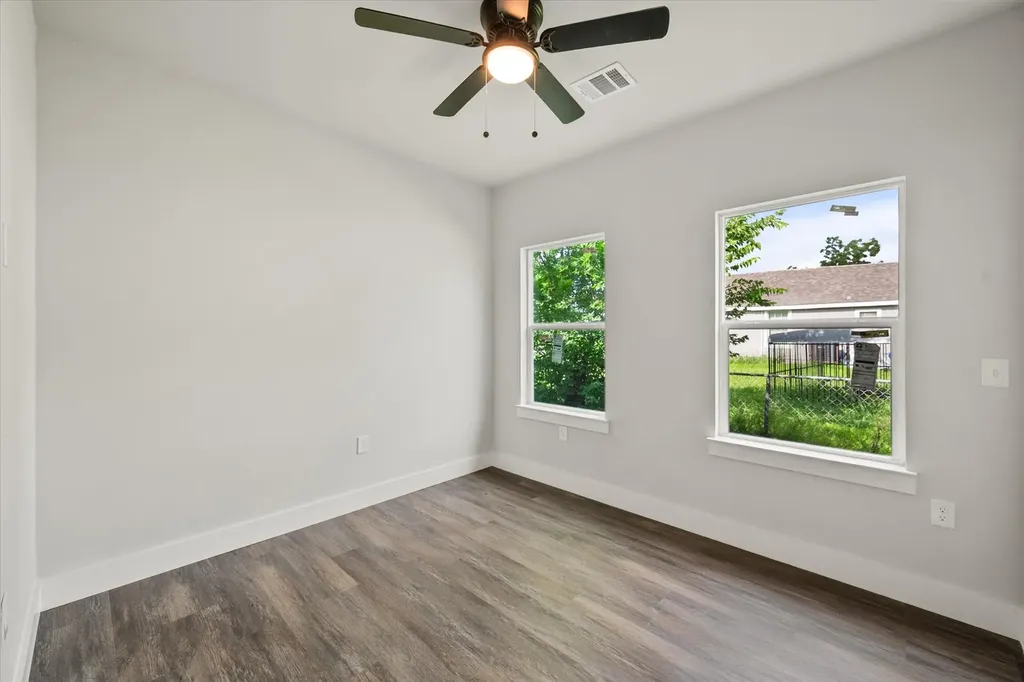 1206 E 11th Corsicana TX 75110