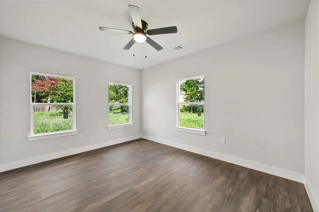 1206 E 11th Corsicana TX 75110