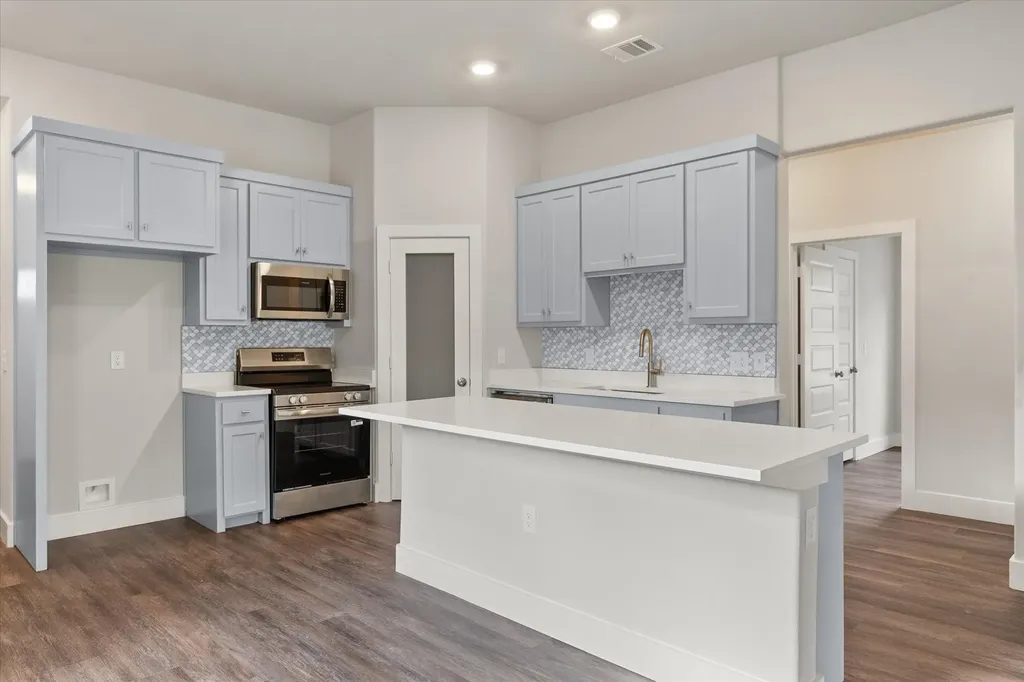 1206 E 11th Corsicana TX 75110