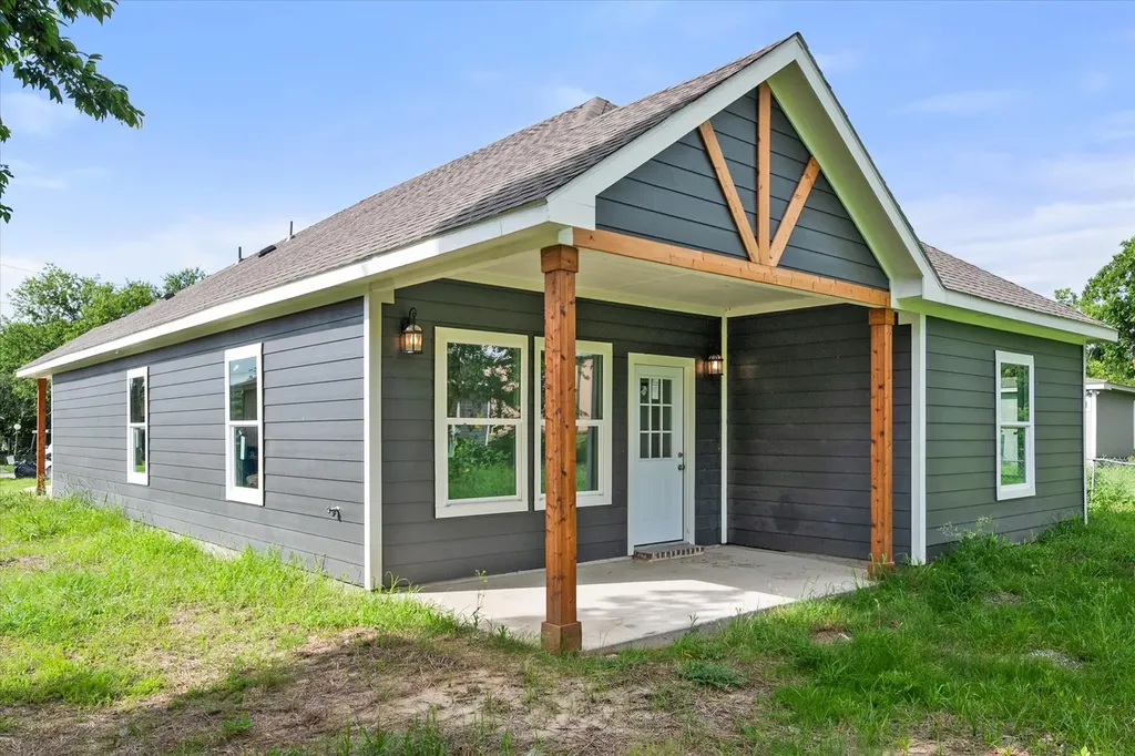 1206 E 11th Corsicana TX 75110