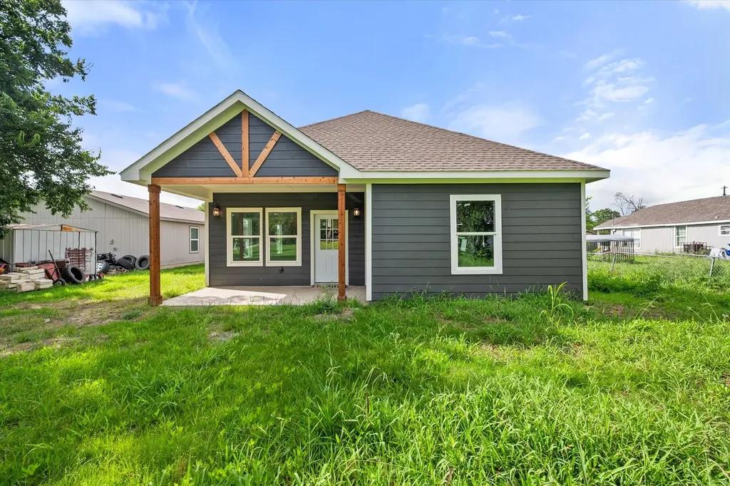 1206 E 11th Corsicana TX 75110