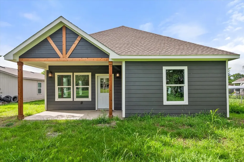 1206 E 11th Corsicana TX 75110