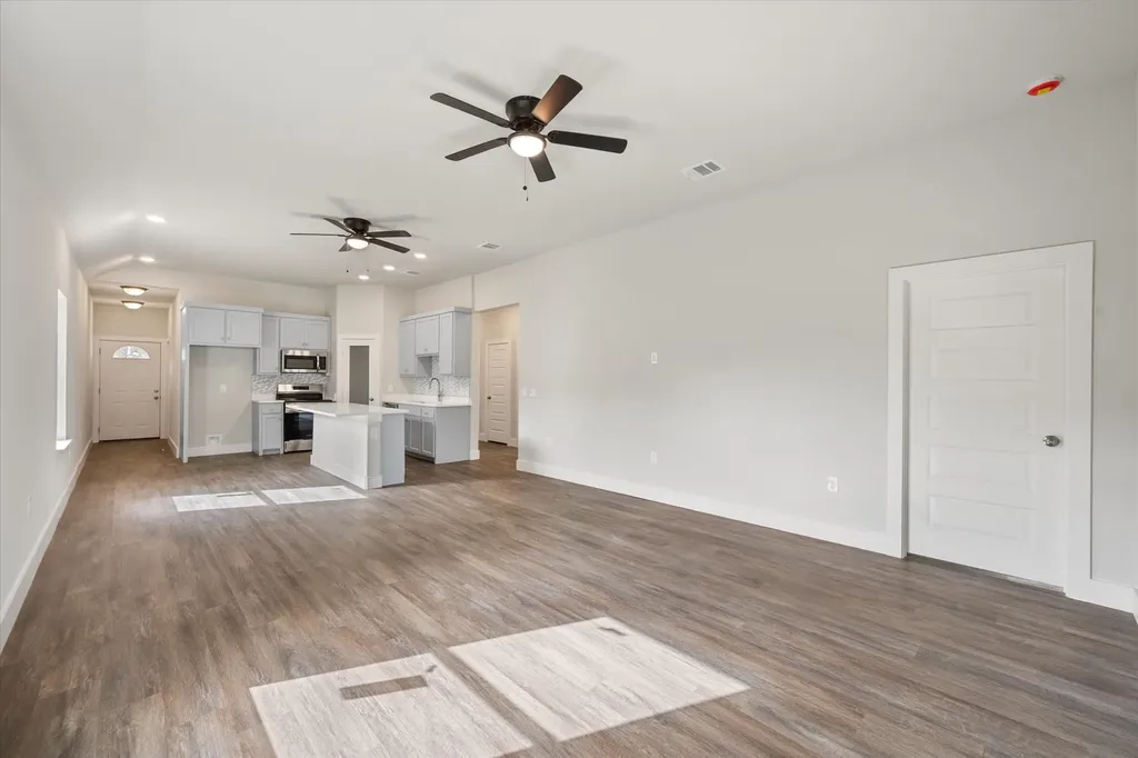 1206 E 11th Corsicana TX 75110
