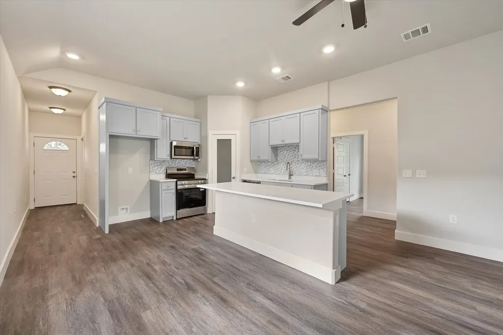 1206 E 11th Corsicana TX 75110