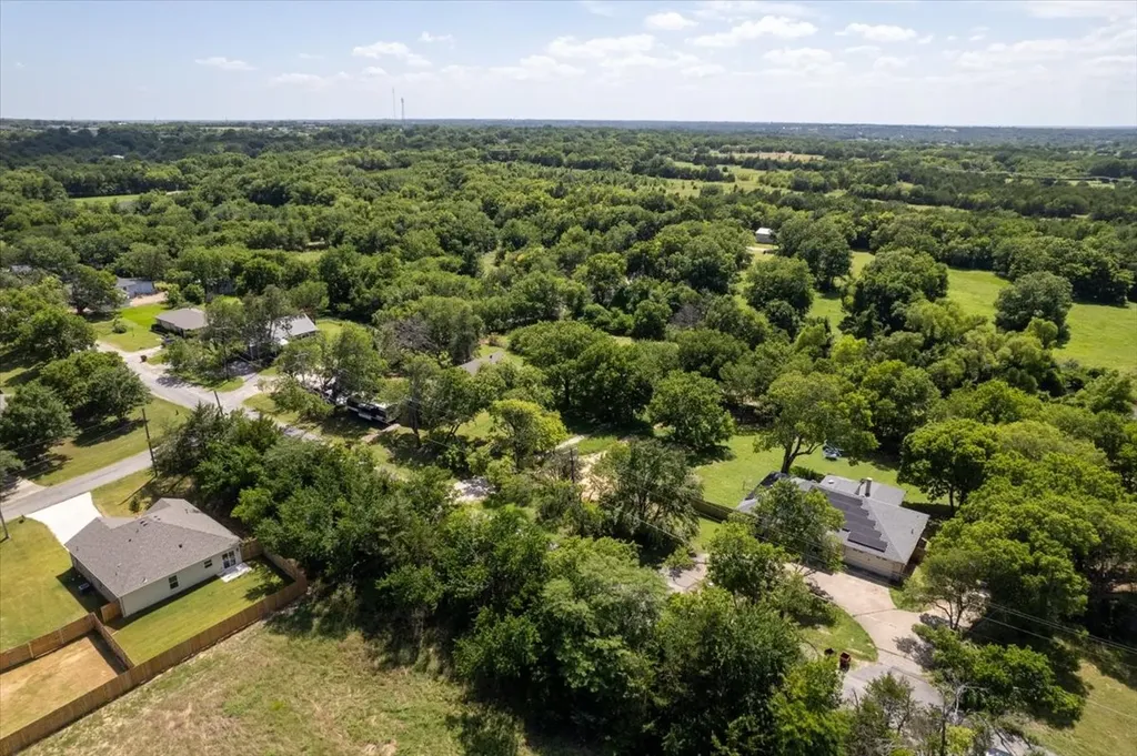 704 N Denison Street Bells TX 75414