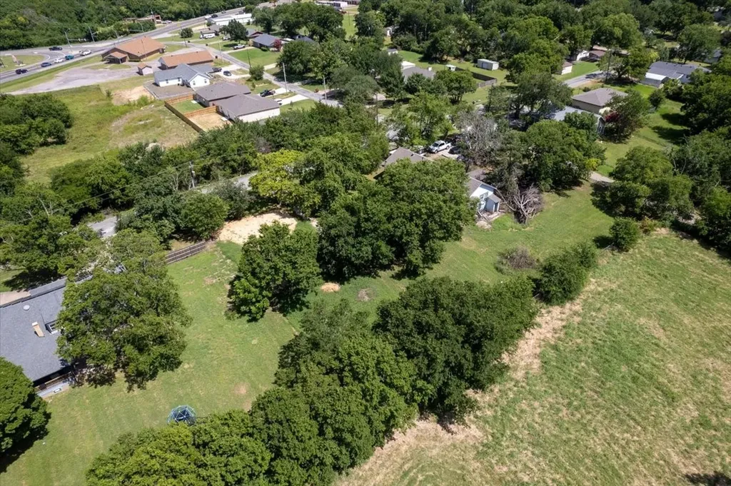 704 N Denison Street Bells TX 75414
