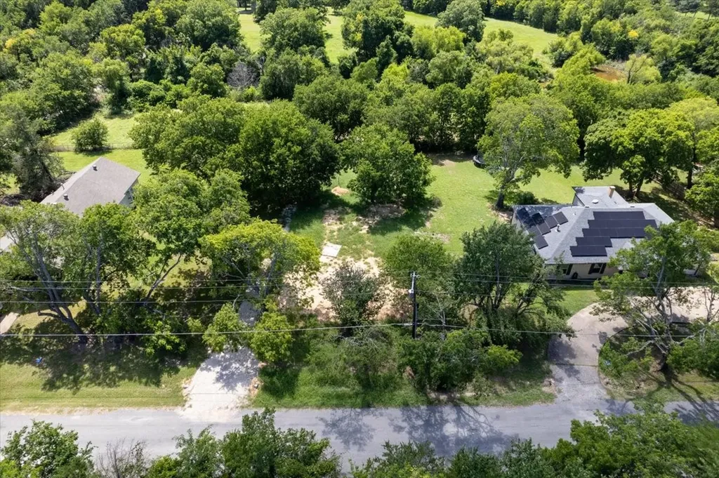 704 N Denison Street Bells TX 75414