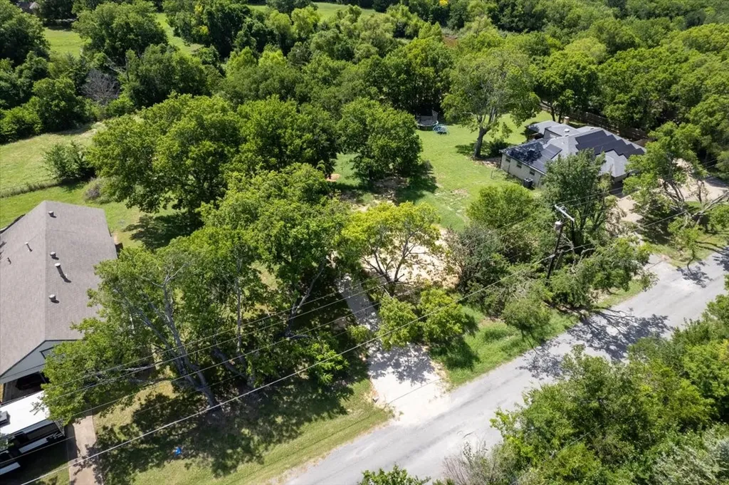 704 N Denison Street Bells TX 75414