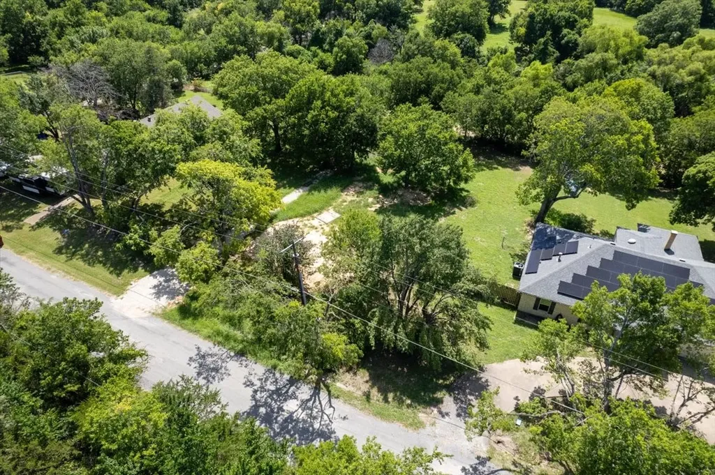 704 N Denison Street Bells TX 75414