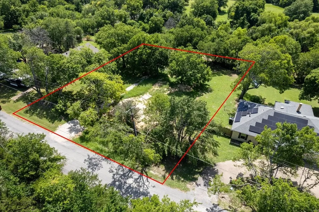 704 N Denison Street Bells TX 75414