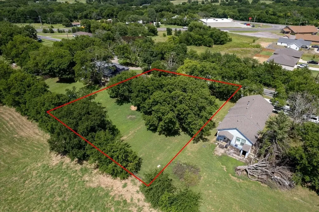 704 N Denison Street Bells TX 75414