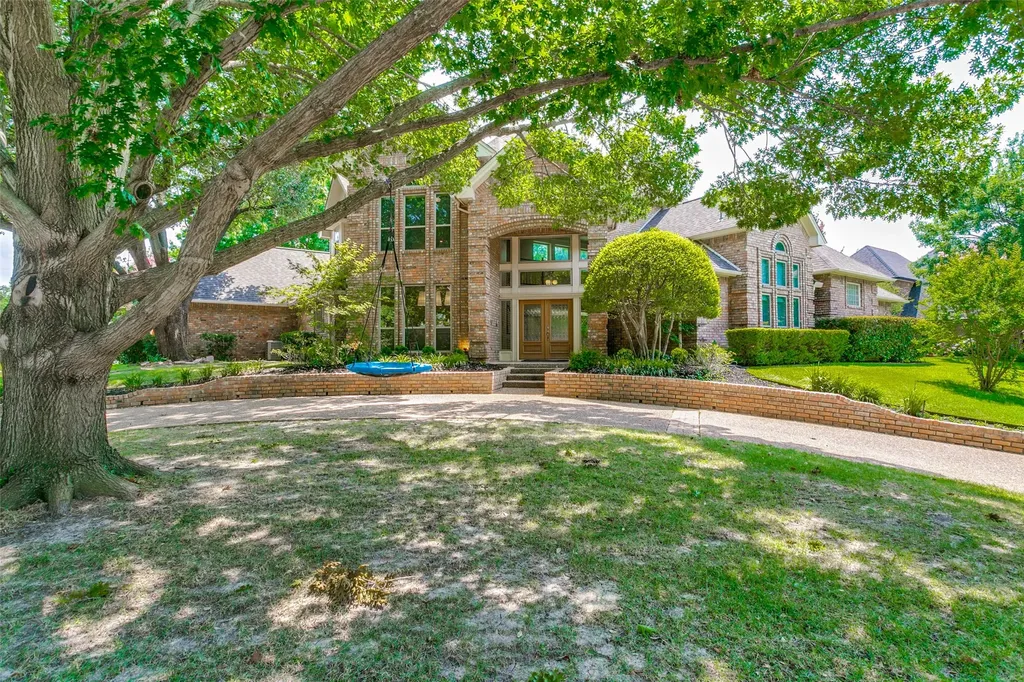 4313 Pembrooke Parkway N Colleyville TX 76034