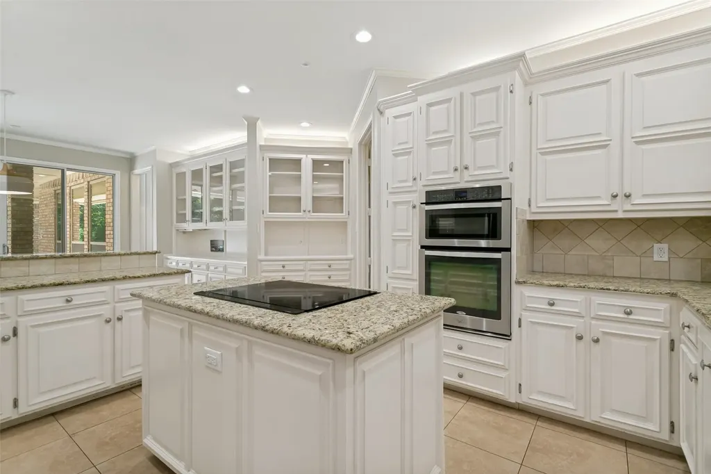 4313 Pembrooke Parkway N Colleyville TX 76034