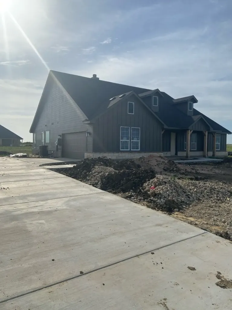 181 Sunny Side Road Valley View TX 76272
