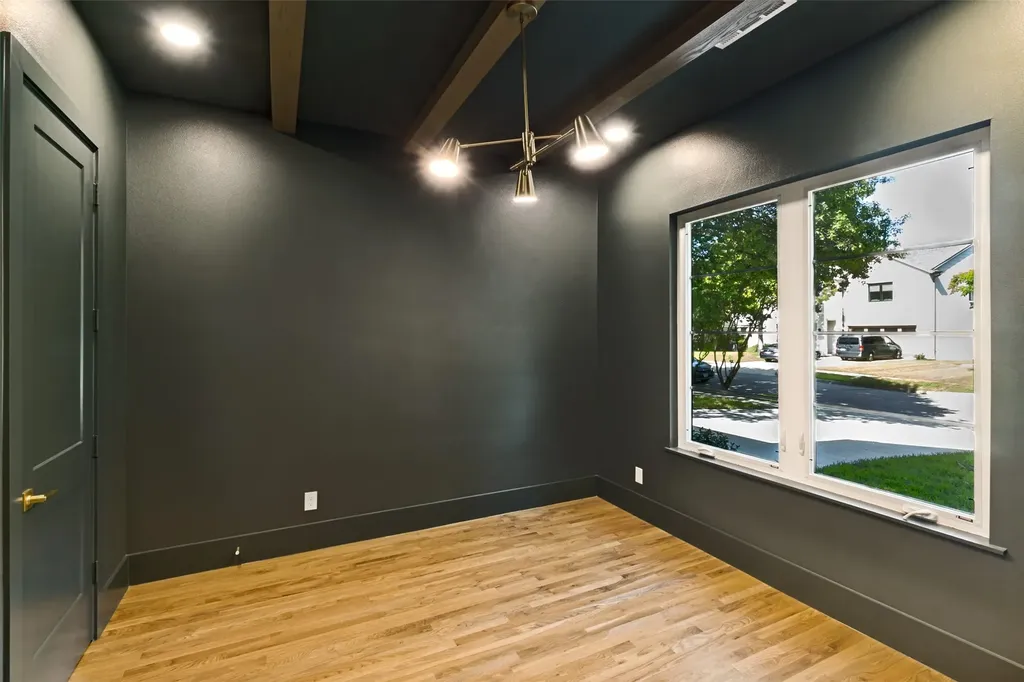 539 Classen Drive Dallas TX 75218