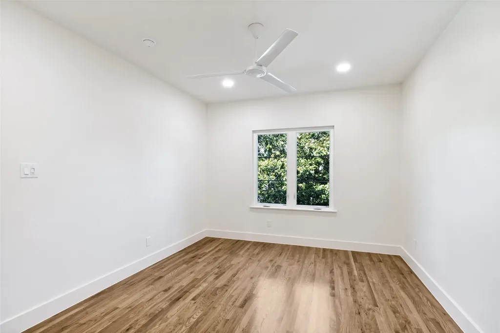 539 Classen Drive Dallas TX 75218