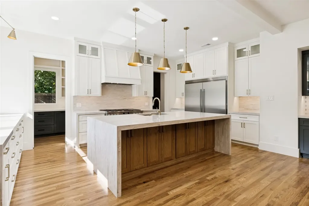 539 Classen Drive Dallas TX 75218