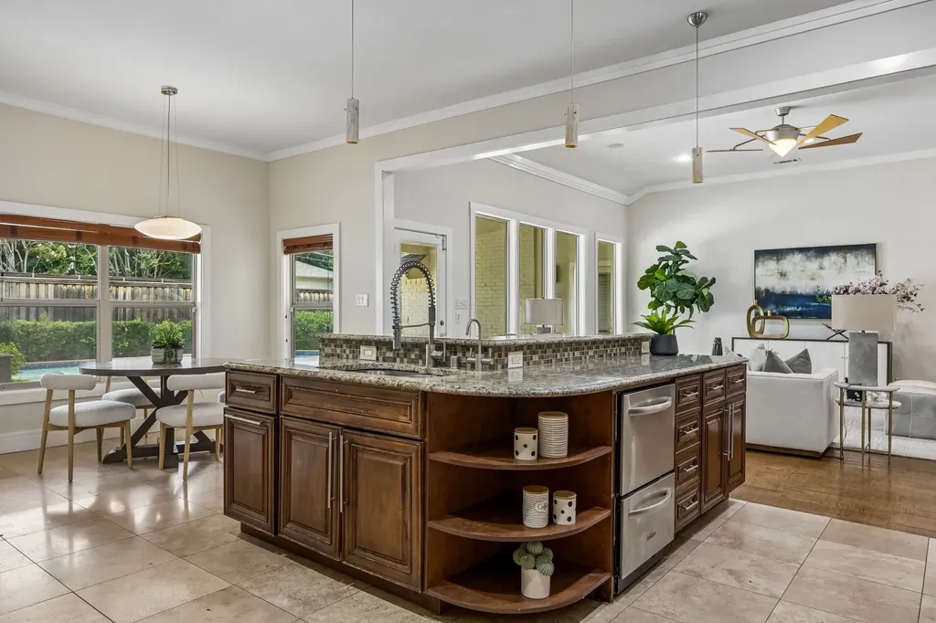 7635 Tanglecrest Drive Dallas TX 75254