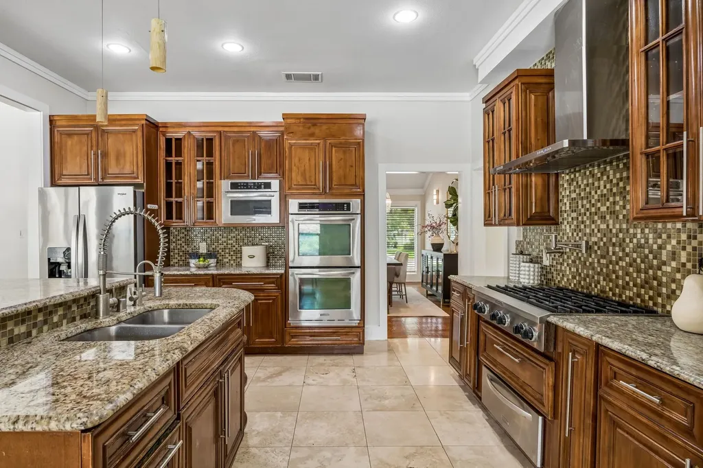 7635 Tanglecrest Drive Dallas TX 75254