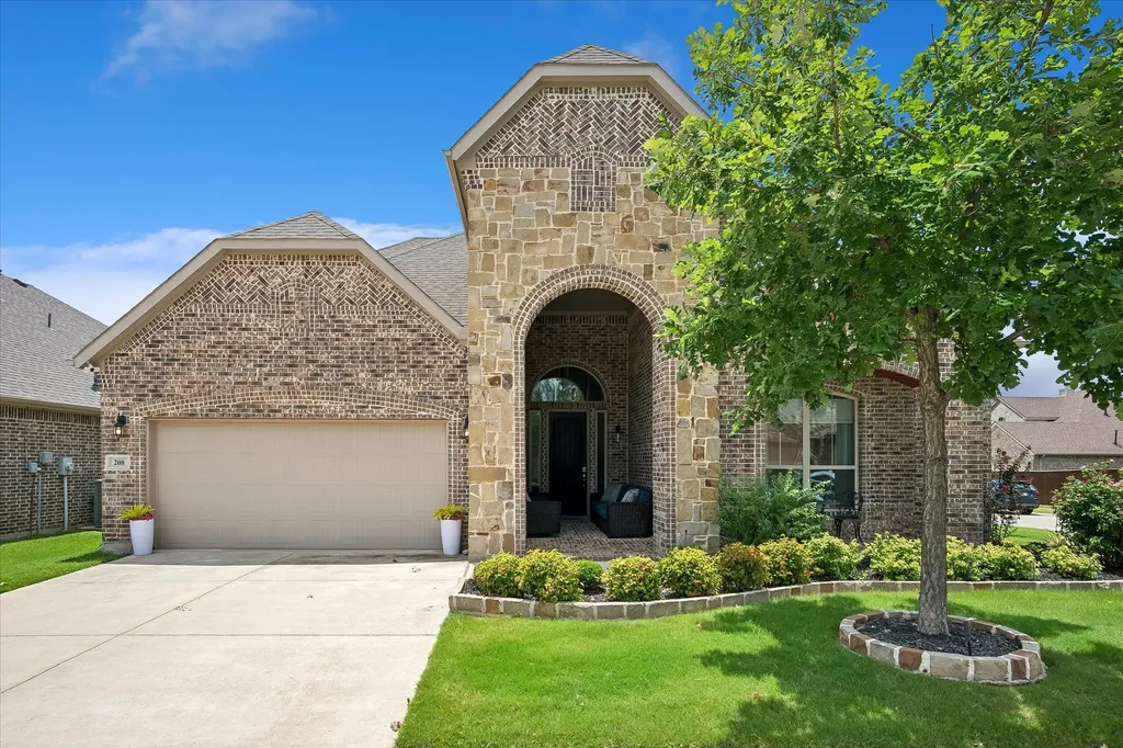 208 Equestrian Road Hickory Creek TX 75065