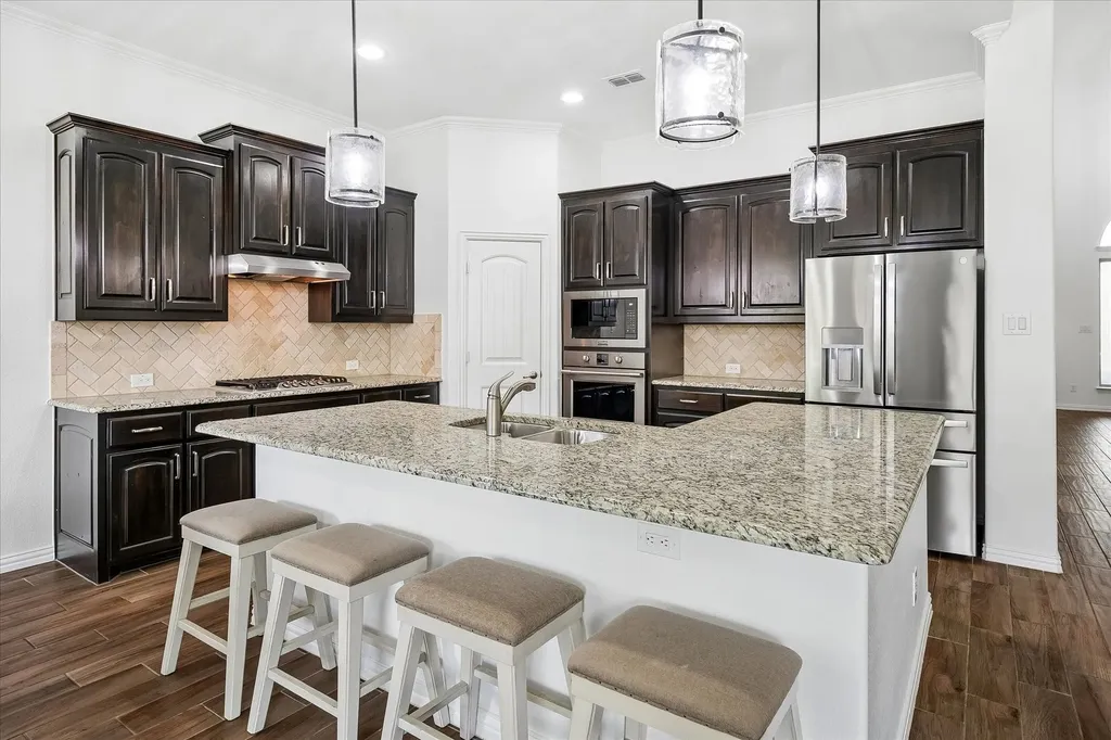 208 Equestrian Road Hickory Creek TX 75065