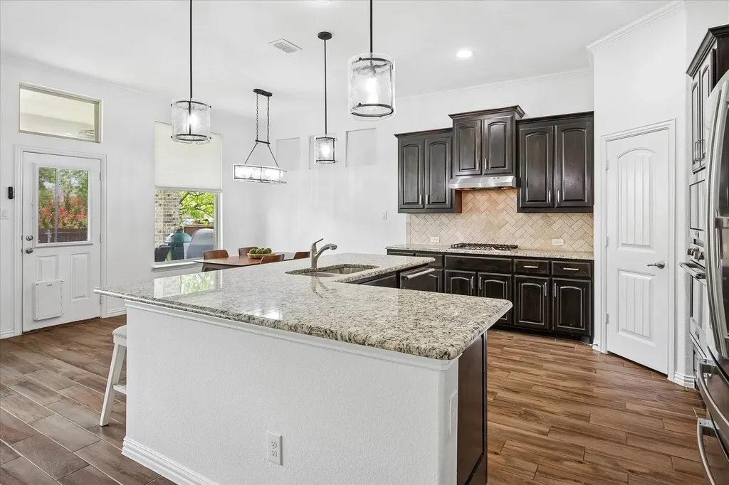 208 Equestrian Road Hickory Creek TX 75065