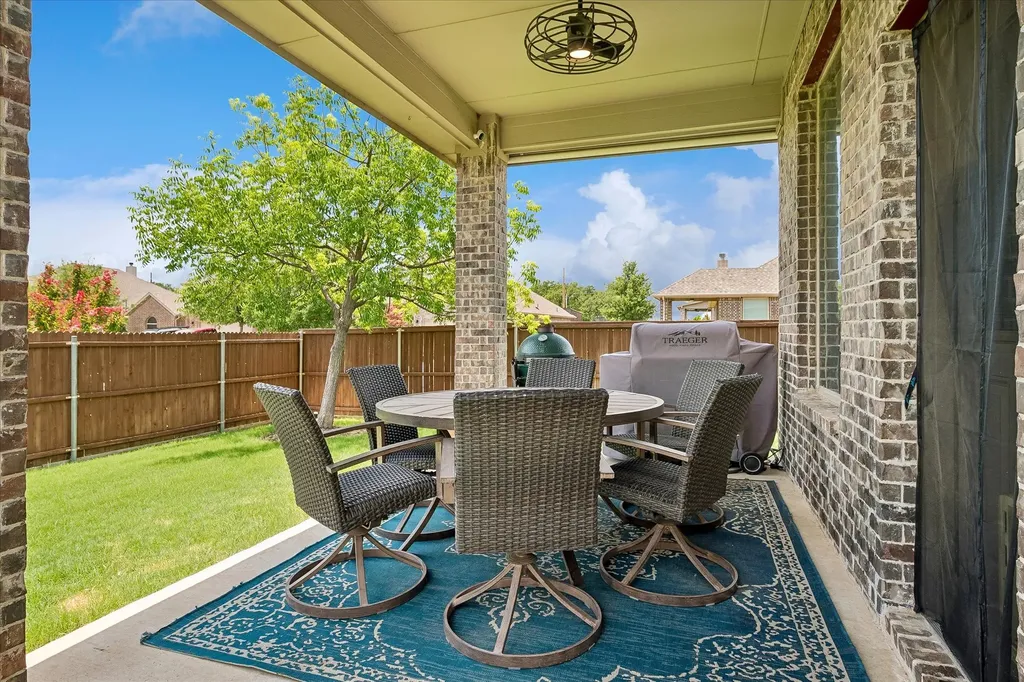 208 Equestrian Road Hickory Creek TX 75065