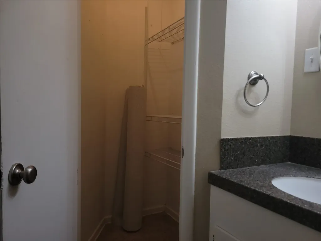 1004 W Wall Street W Grapevine TX 76051