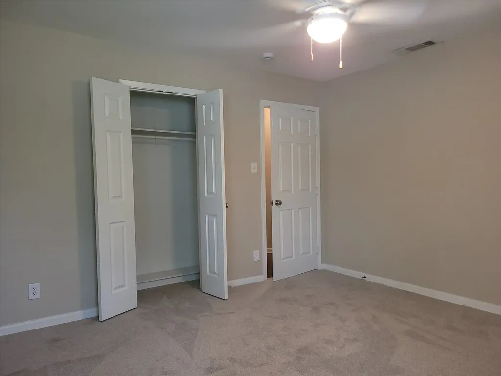 1004 W Wall Street W Grapevine TX 76051