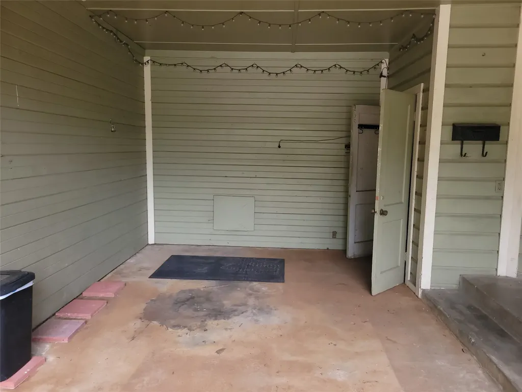 1004 W Wall Street W Grapevine TX 76051