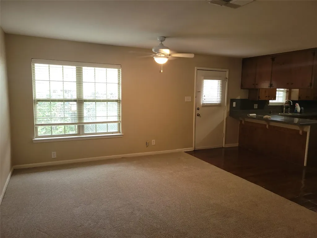 1004 W Wall Street W Grapevine TX 76051