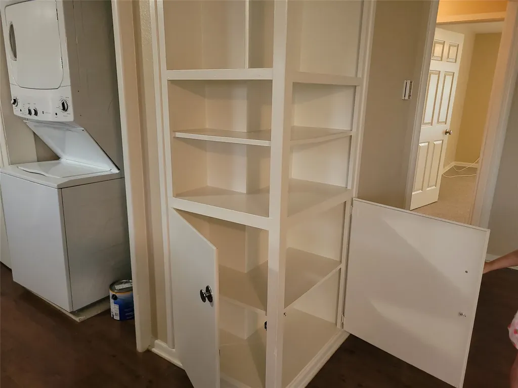 1004 W Wall Street W Grapevine TX 76051