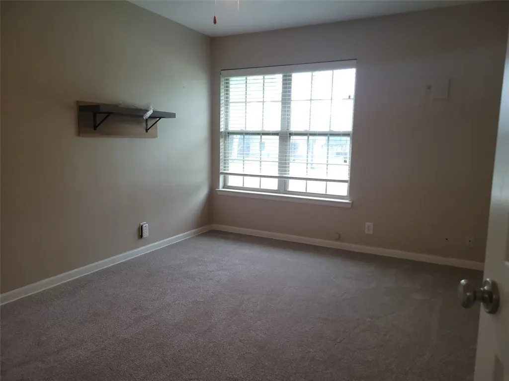 1004 W Wall Street W Grapevine TX 76051