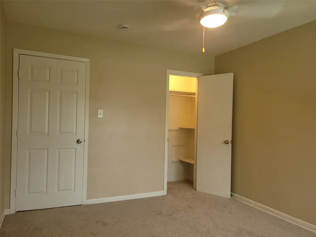 1004 W Wall Street W Grapevine TX 76051