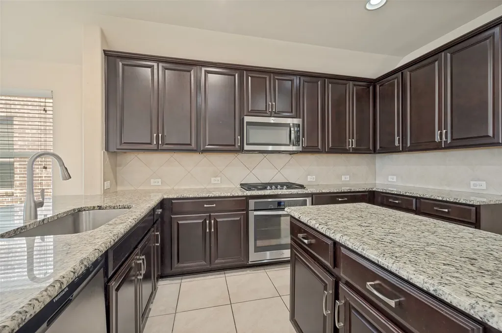 2671 Calmwood Drive Little Elm TX 75068