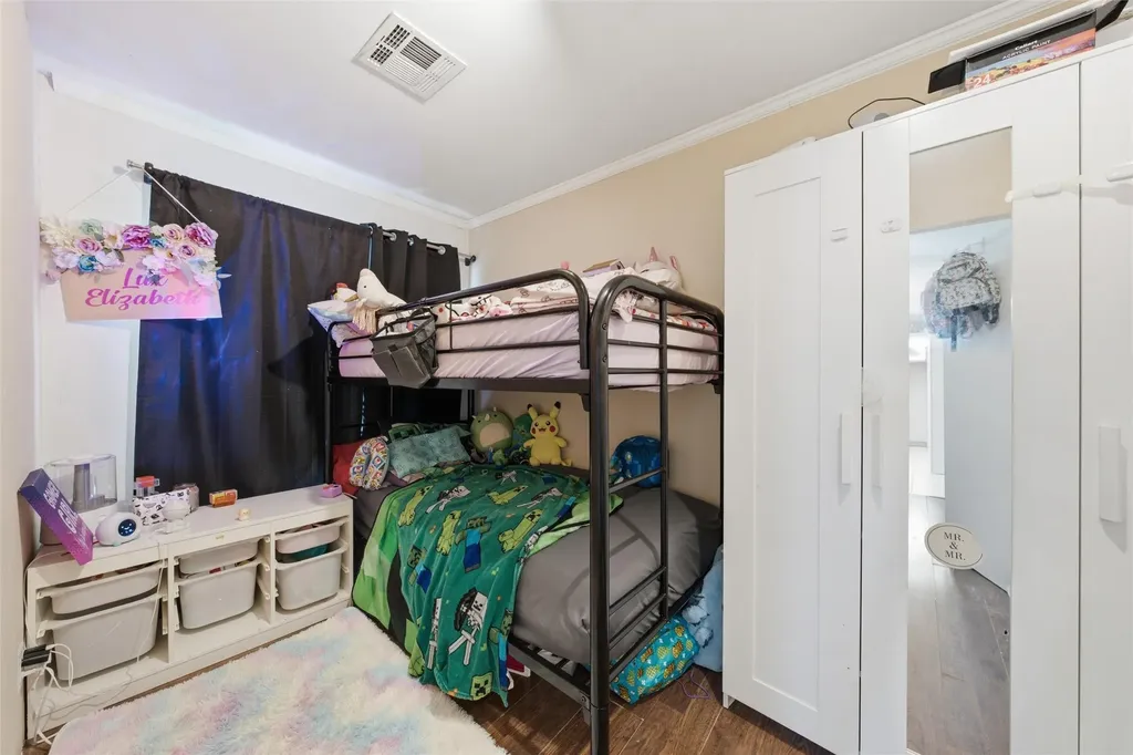 307 W Goddard Street West TX 76691