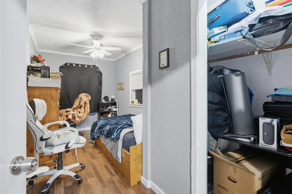 307 W Goddard Street West TX 76691