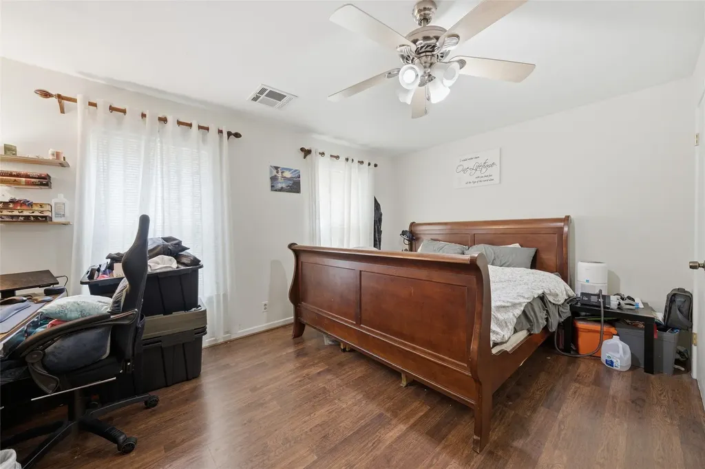 307 W Goddard Street West TX 76691
