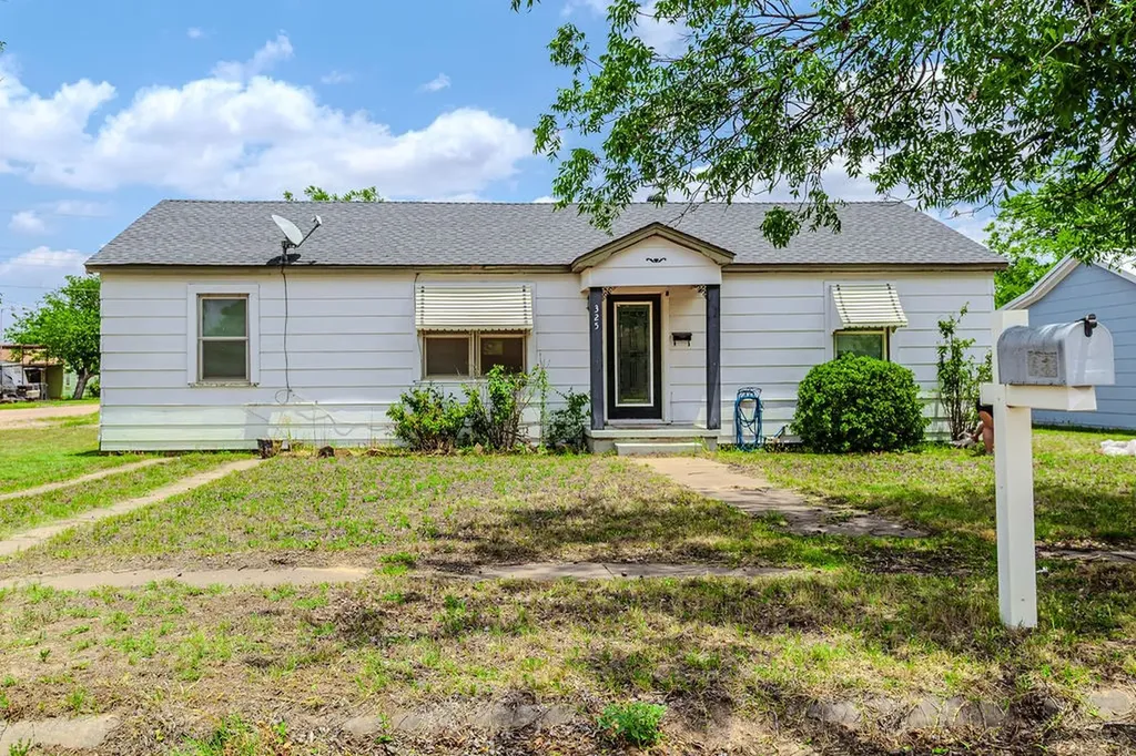 325 NW Avenue I Hamlin TX 79520