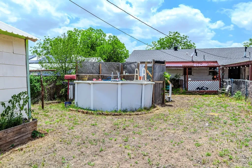 325 NW Avenue I Hamlin TX 79520