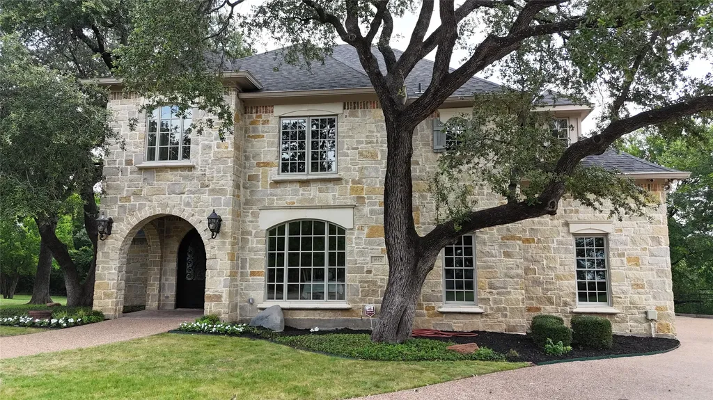 1012 Brae Court Fort Worth TX 76111