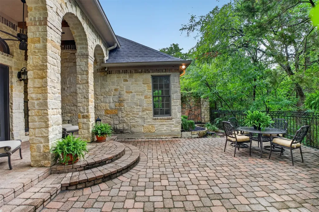 1012 Brae Court Fort Worth TX 76111