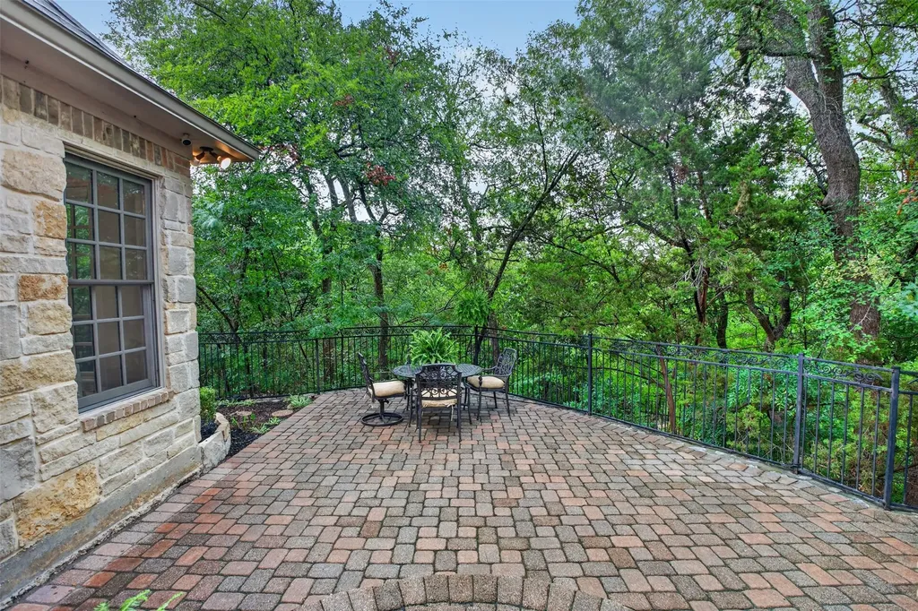 1012 Brae Court Fort Worth TX 76111
