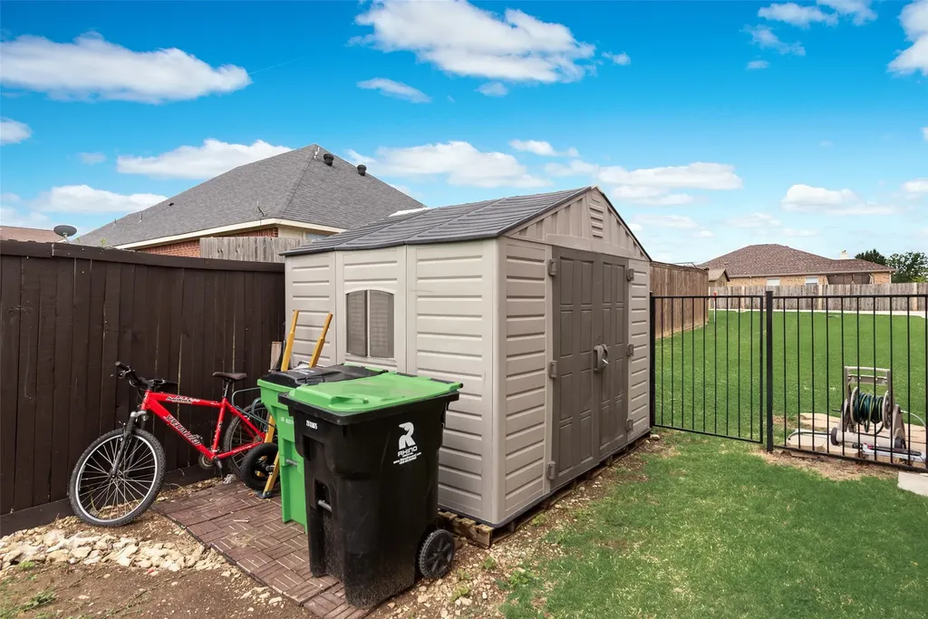 149 Cattlemans Creek Road Newark TX 76071