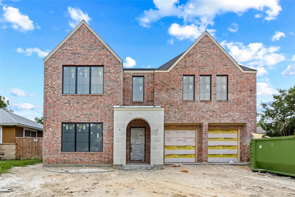 3890 Davila Drive Dallas TX 75220