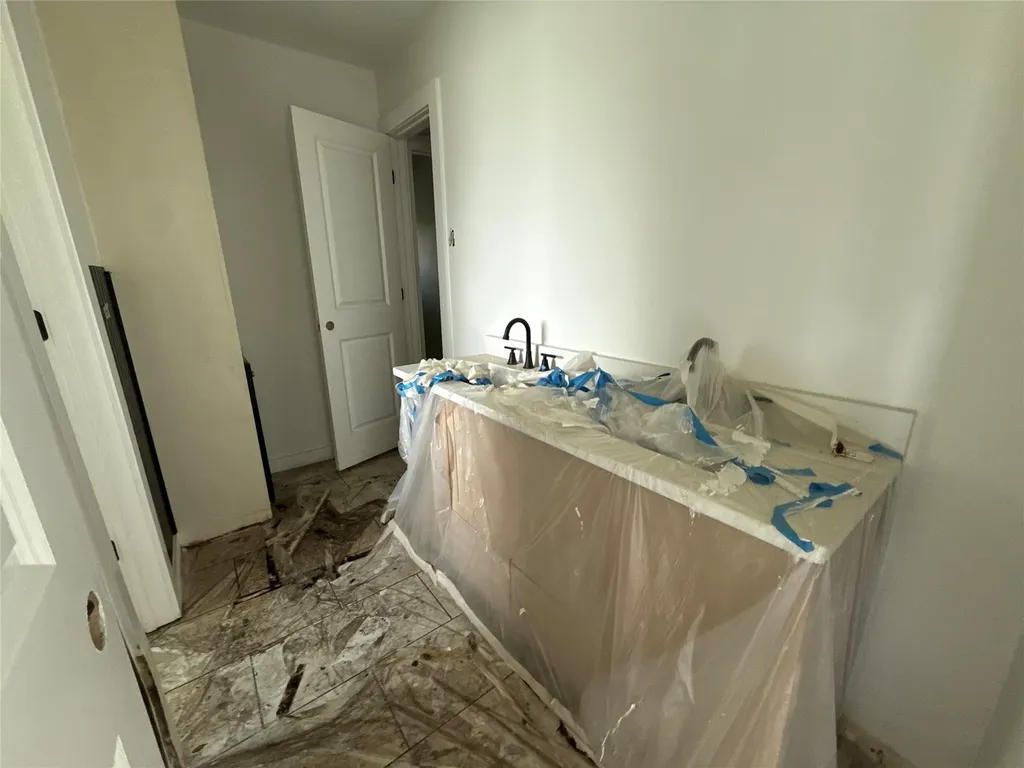 1013 Rockmoor Drive Edgecliff Village TX 76134